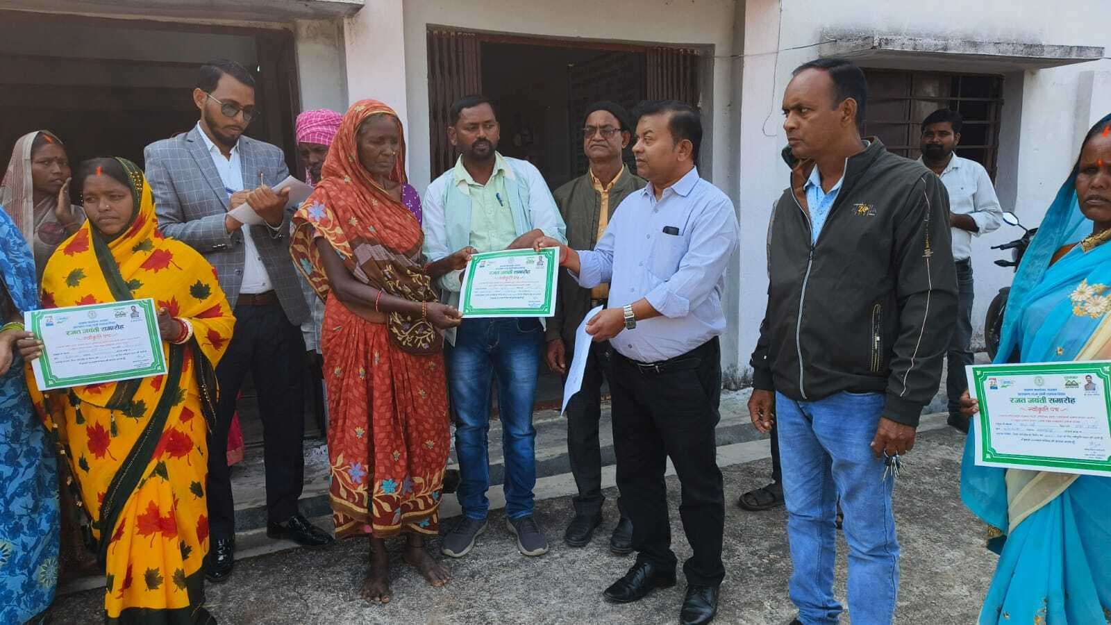 Giridih News: धनवार प्रखंड क्षेत्र की सभी पंचायतों में संकल्प सभा आयोजित