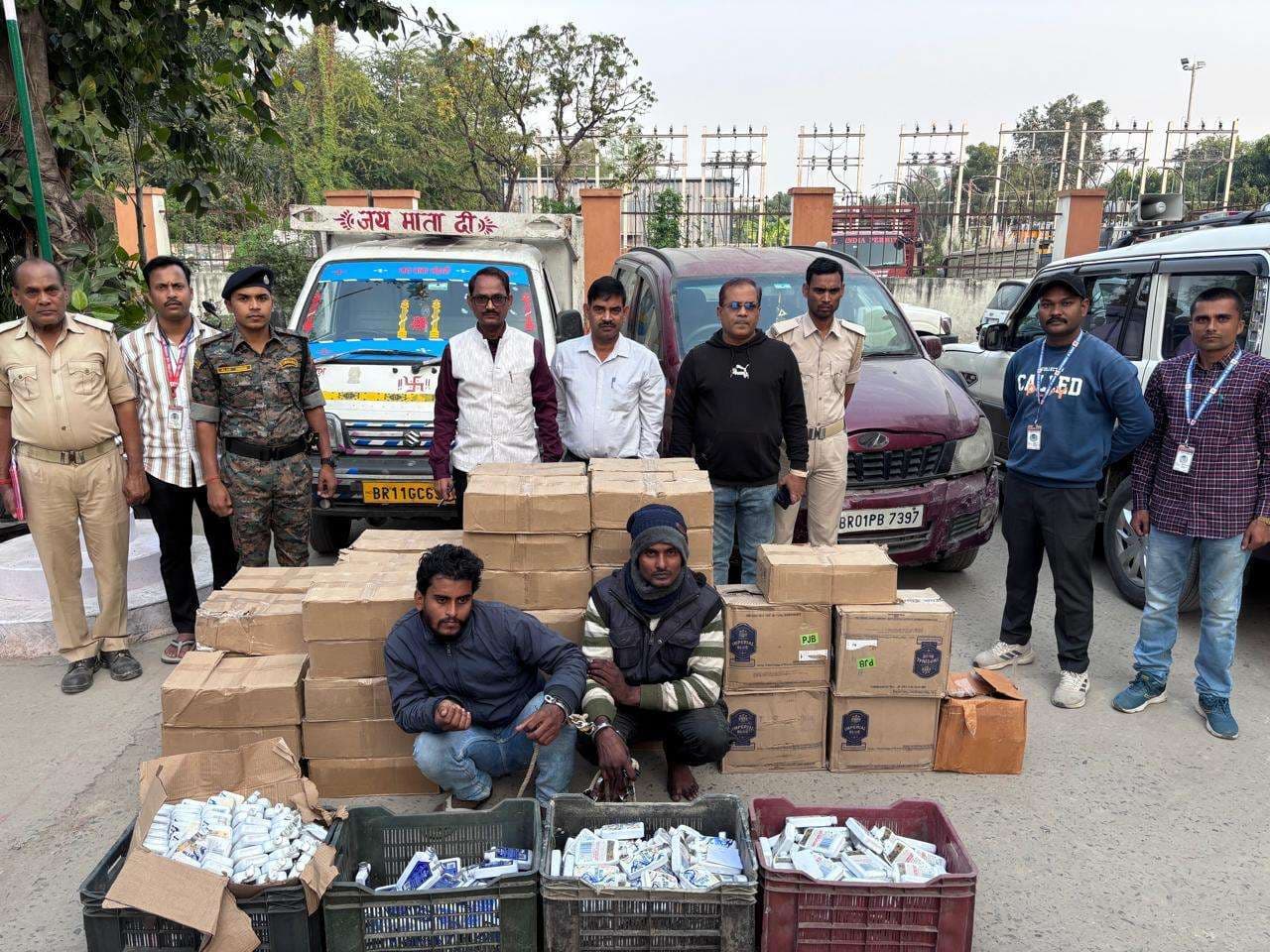 Samastipur : अंग्रेजी शराब के साथ तस्कर गिरफ्तार