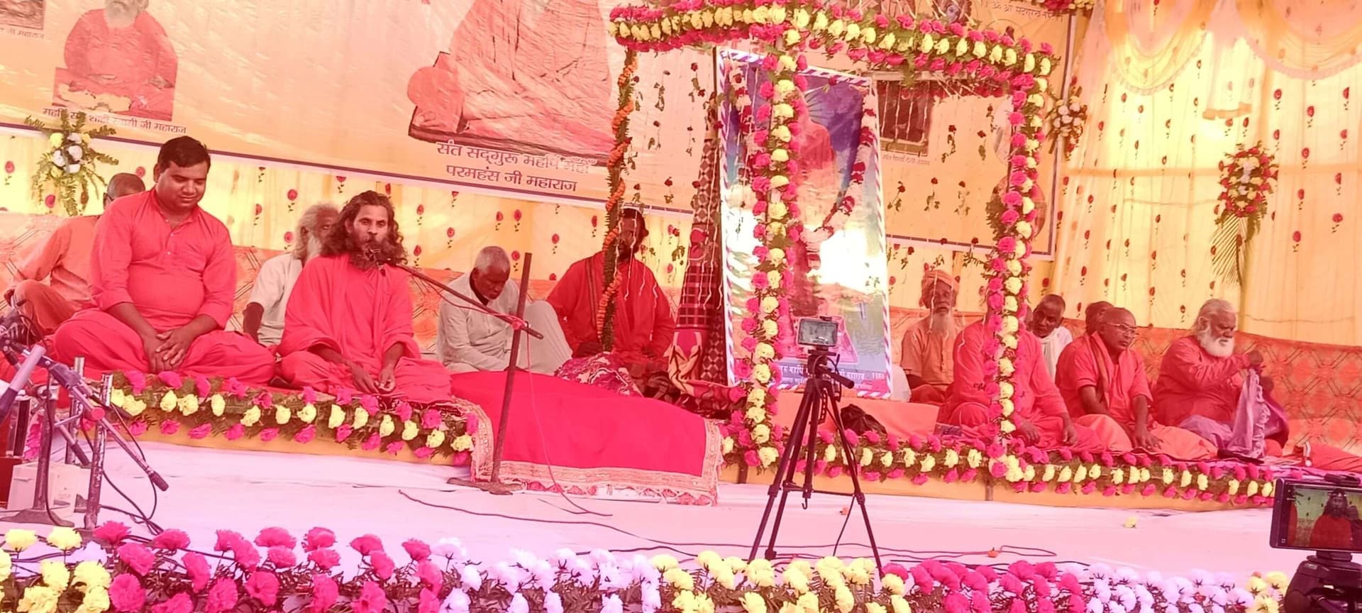 ईश्वर की भक्ति से होता मानव जीवन का कल्याण : वेदानंद जी महाराज