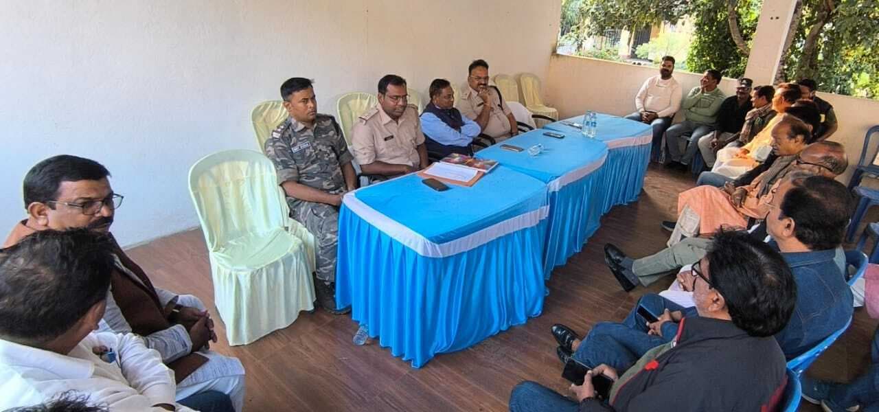 Deoghar news : ट्रैफिक पुलिस की कमी, वन-वे का अनुपालन, जुआ, अवैध लॉटरी समेत टोटो-ऑटो चालकों की मनमानी पर चर्चा