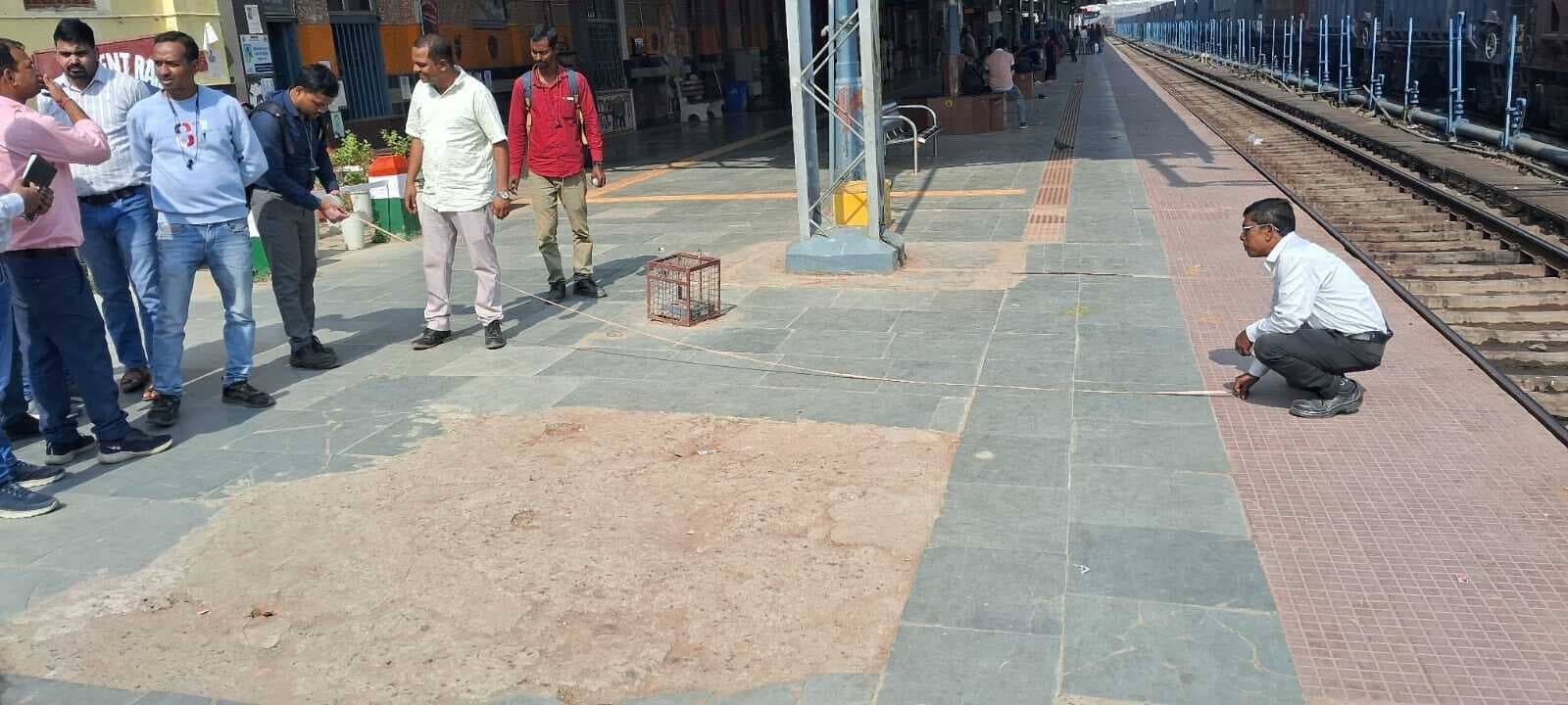 जमालपुर रेलवे स्टेशन पर बनेगा 12 मीटर चौड़ा फुट ओवर ब्रिज