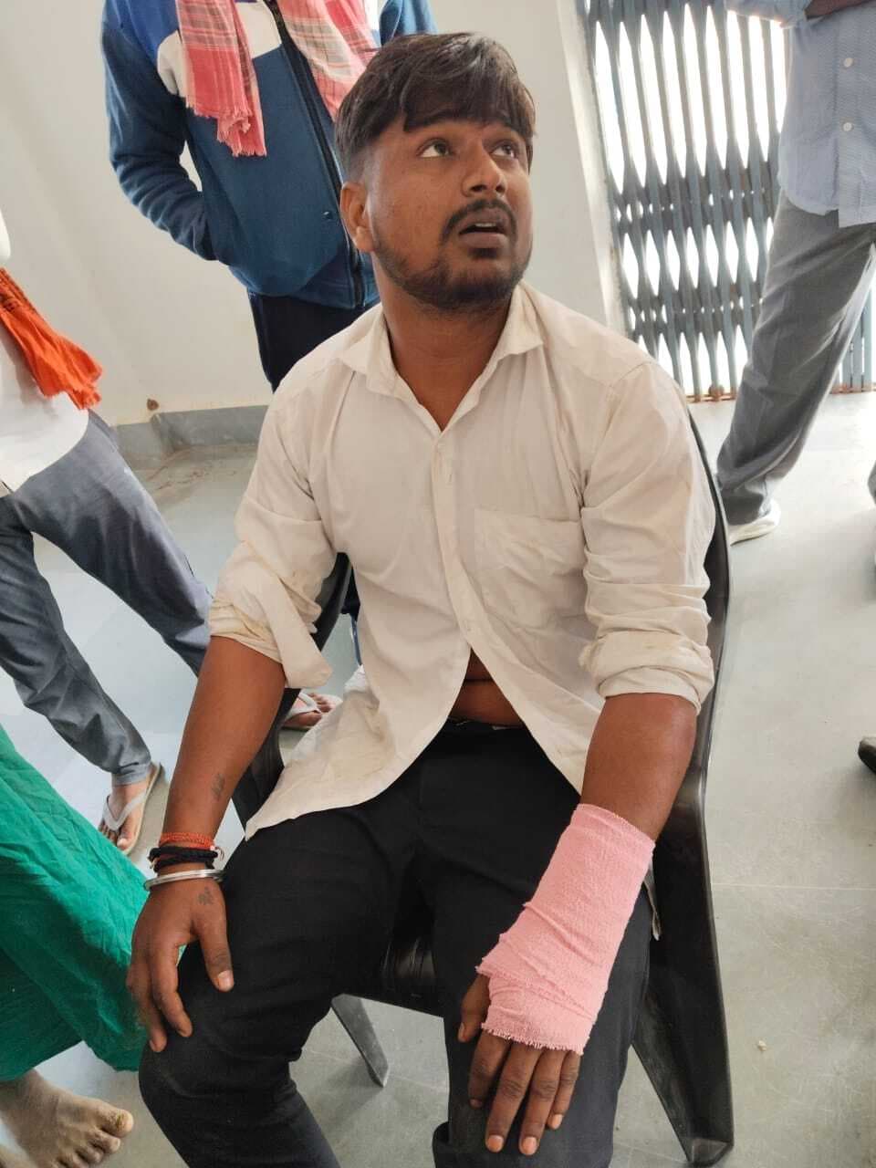 दबंगों ने की मारपीट, तीन घायल