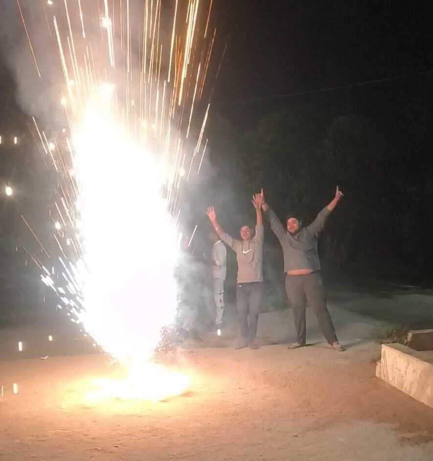 विमल राजवंशी की जीत पर जमकर हुई आतिशबाजी