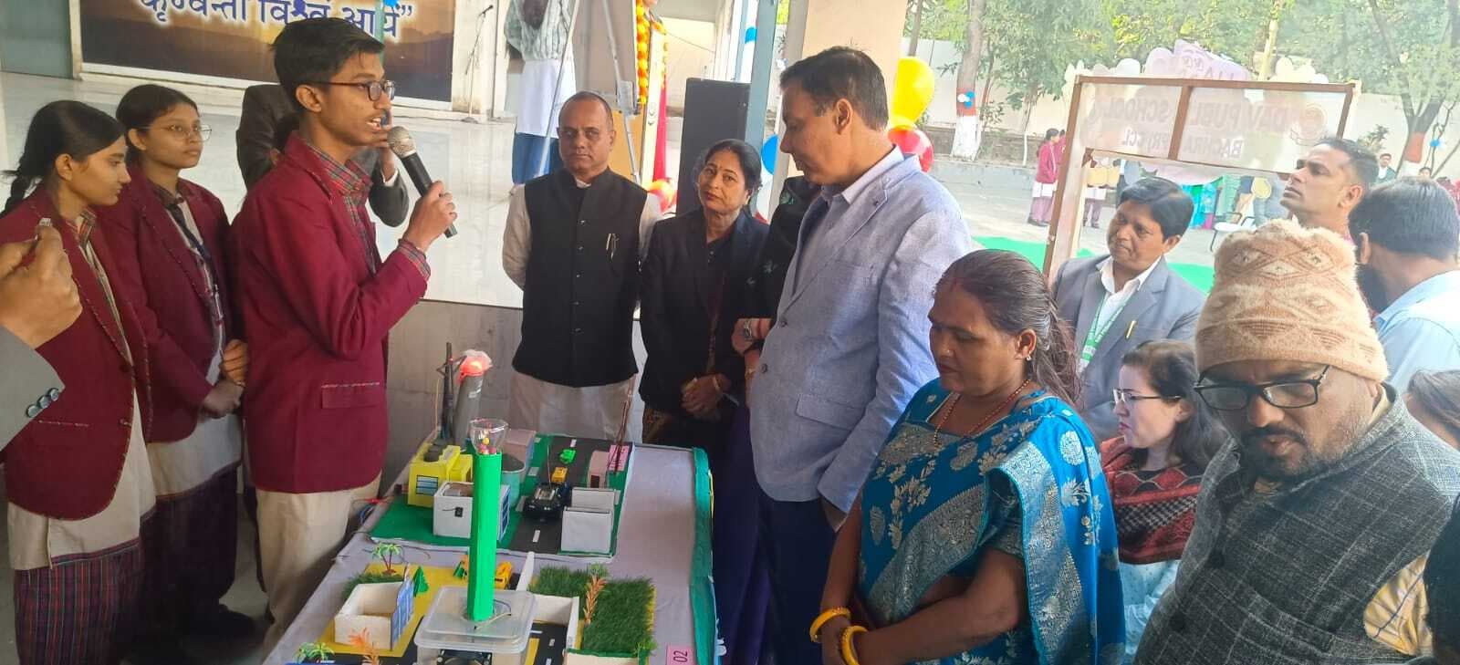 बच्चों ने दिखायी वैज्ञानिक प्रतिभा