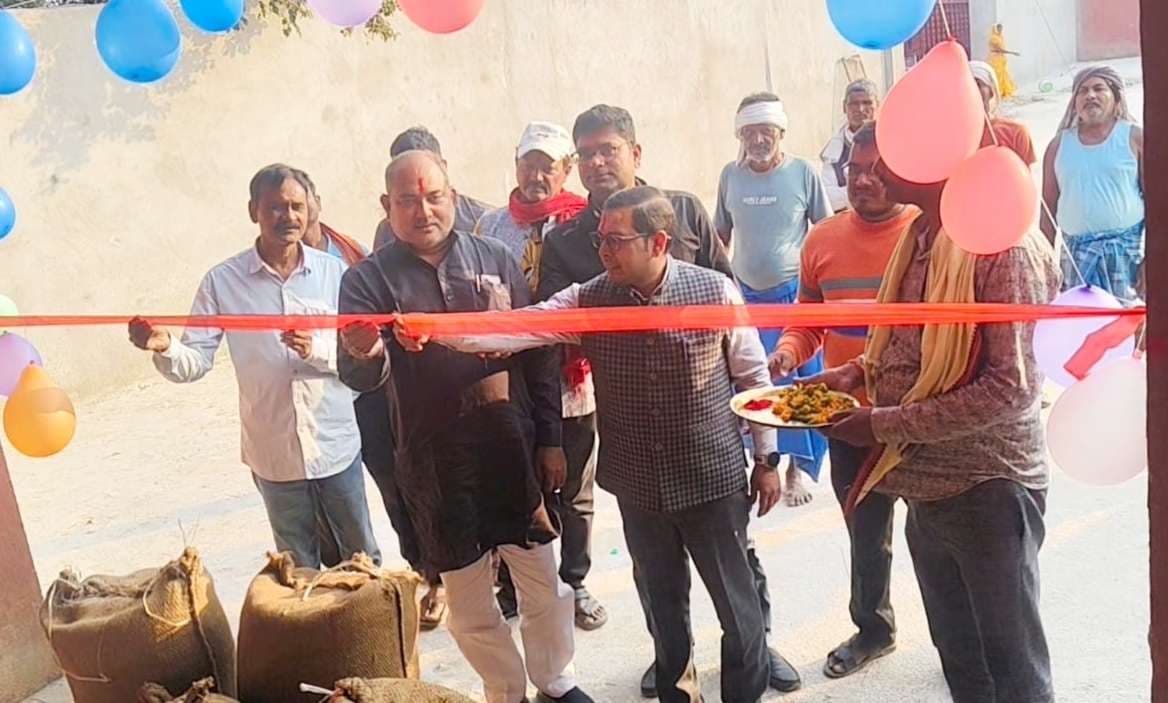 तय समय पर जलालपुर पैक्स में किसानों से धान की अधिप्राप्ति शुरू