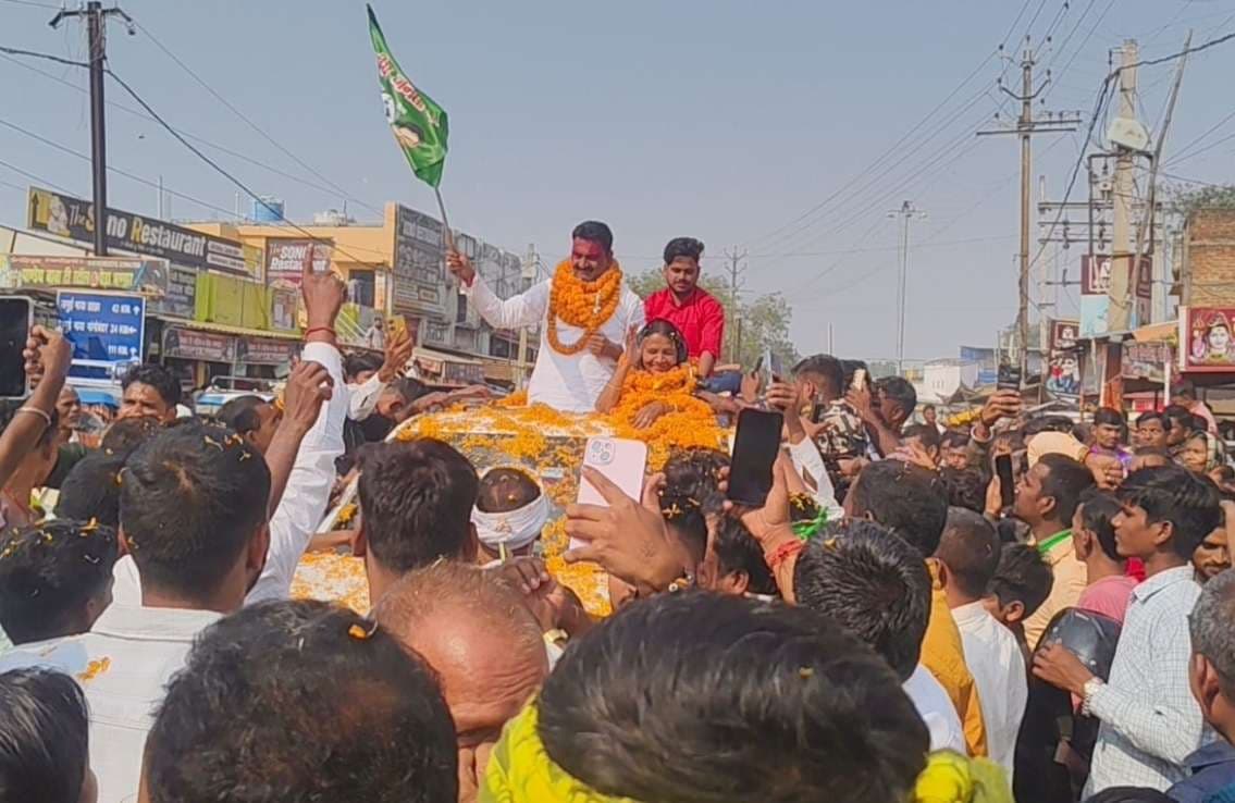 जीत दर्ज कर सोनो पहुंची सावित्री देवी का समर्थकों ने किया भव्य स्वागत