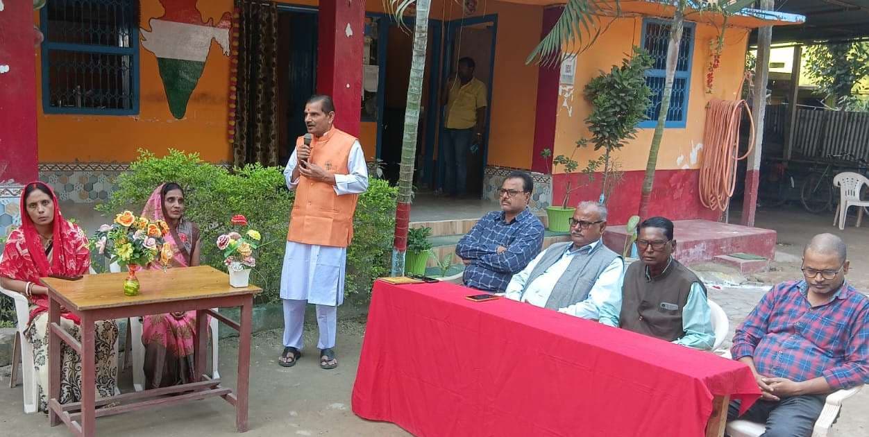 सरस्वती शिशु मंदिर वासुदेवपुर में दादा-दादी व नाना-नानी सम्मेलन