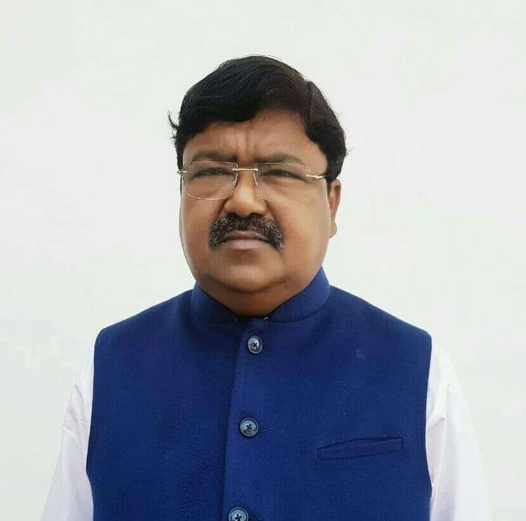 विधान पार्षद व मेयर भाजपा से निलंबित, मांगा स्पष्टीकरण