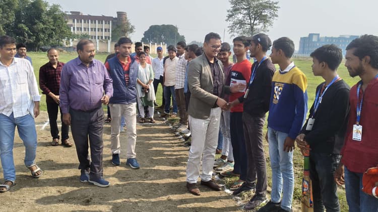 क्रिकेट व कबड्डी से हुआ खेल सप्ताह का शुभारंभ