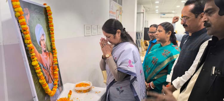Giridih News :बिरसा मुंडा के आदर्शों व विचारों को आत्मसात करने की जरूरत : अन्नपूर्णा