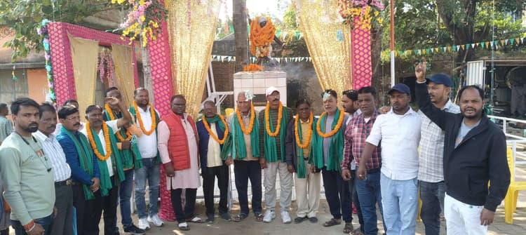 Chaibasa News : जन-जन के सहयोग से झारखंड का होगा विकास : सुखराम उरांव