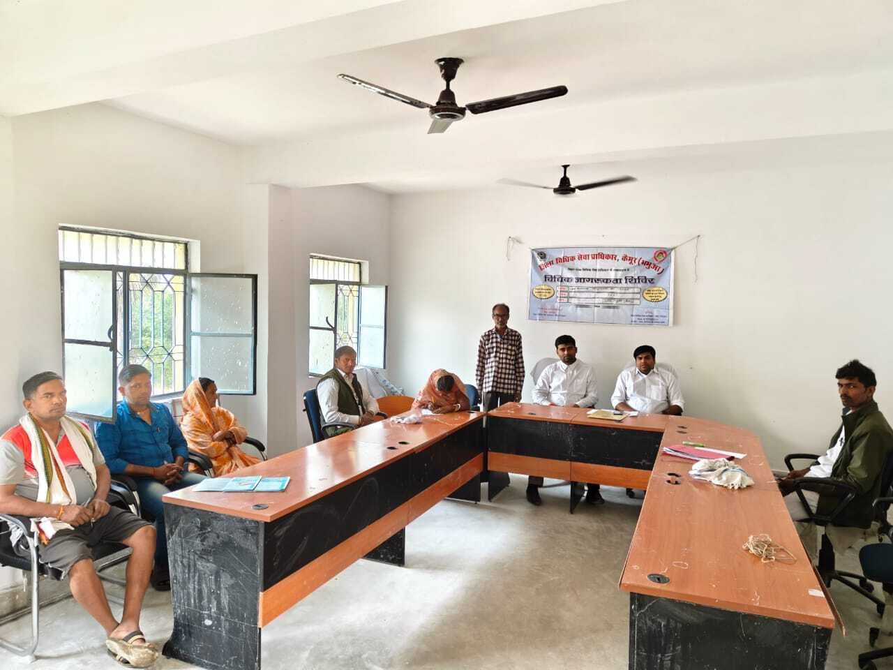 असंगठित क्षेत्र के श्रमिकों को दी गयी कानूनी अधिकारों की जानकारी