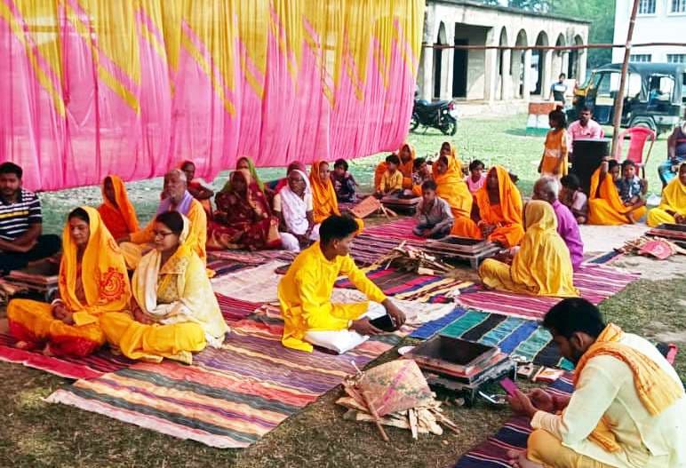 पांच कुंडीय गायत्री महायज्ञ रहुआ में संपन्न