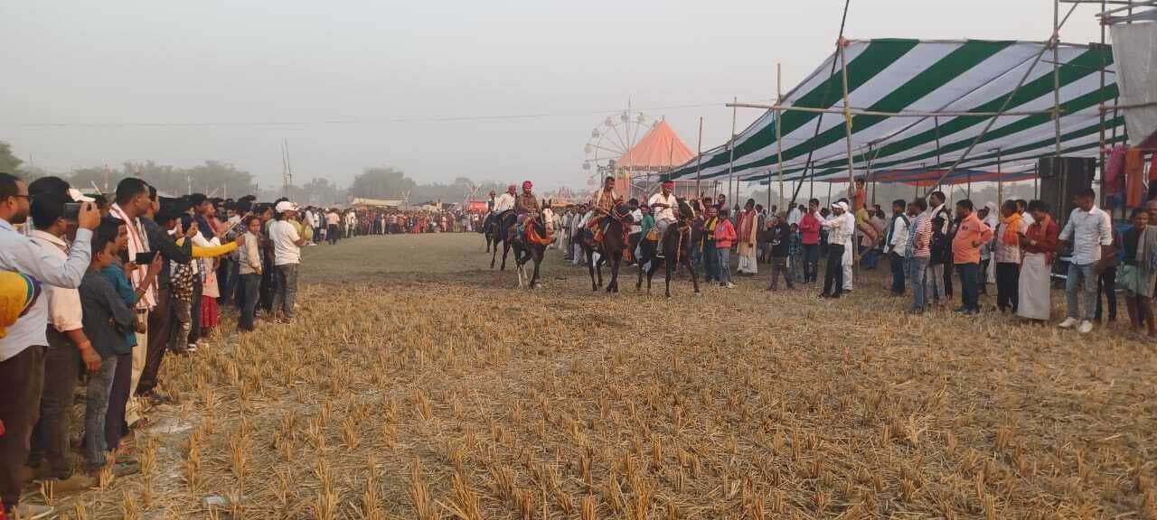घोड़ा रेस में बबलू व दिनेश ने मारी बाजी