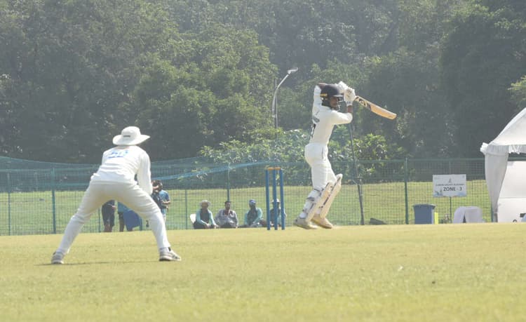 Sharandeep singh bhatia fisrt century in ranji trophy : शरणदीप सिंह भाटिया ने फर्स्ट क्लास क्रिकेट में जड़ा पहला शतक