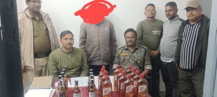 Giridih News :ऑपरेशन सतर्क के तहत 21 बोतल विदेशी शराब के साथ एक गिरफ्तार