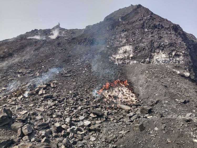 Bokaro News : करोड़ों के कोयला स्टॉक में तेज हुईं आग की लपटें