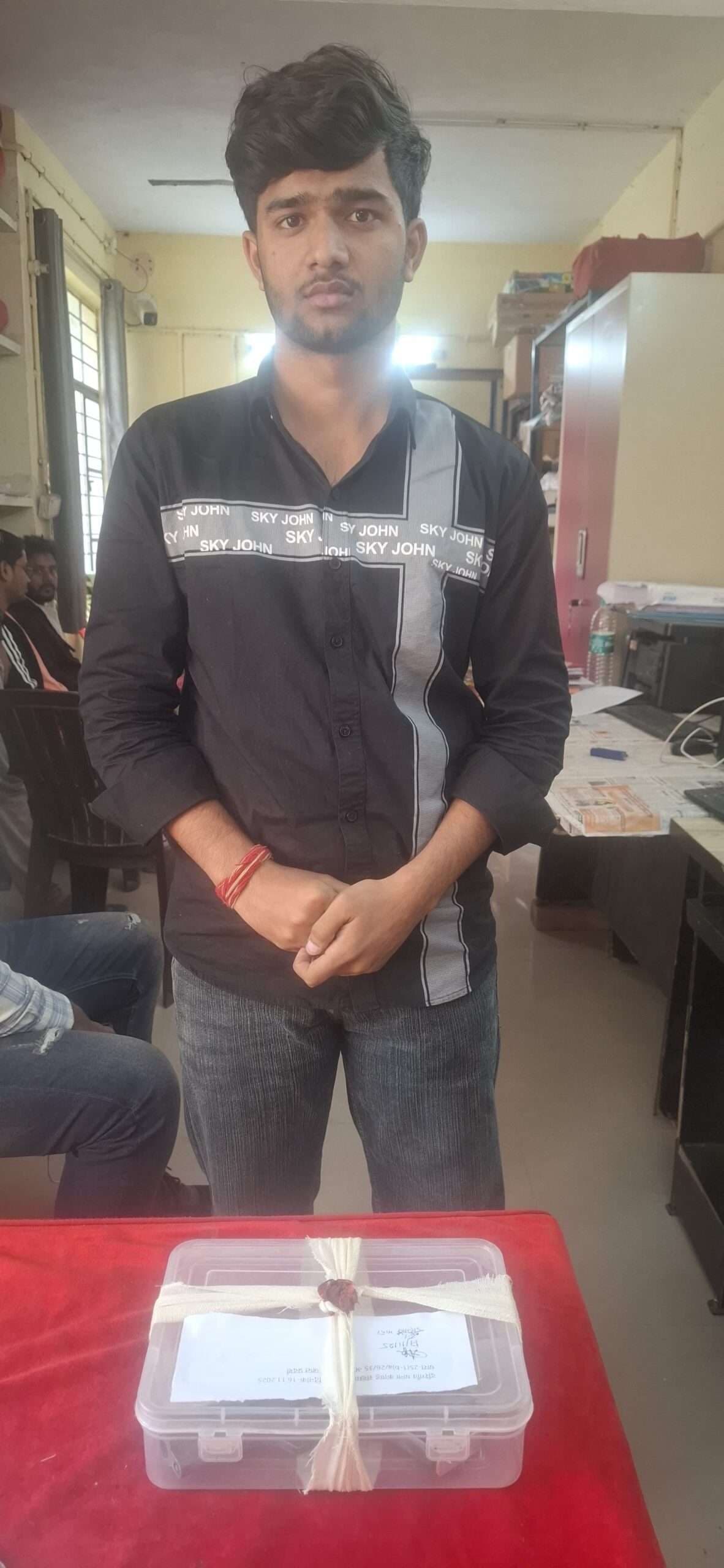 पिस्टल व बाइक के साथ युवक गिरफ्तार