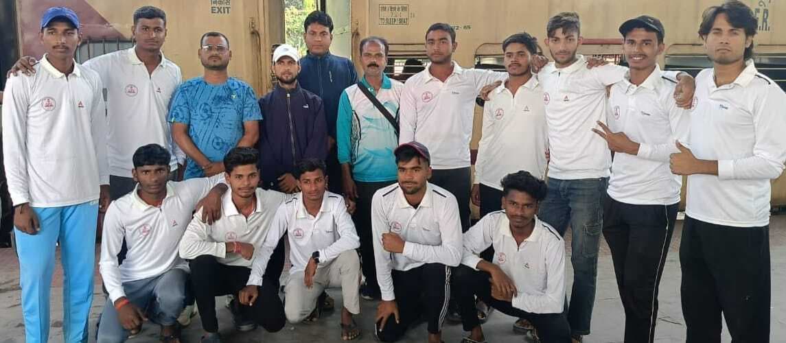 राज्य स्तरीय अंतर प्रमंडल सी के नायडू अंडर 19 क्रिकेट प्रतियोगिता के लिए कोसी प्रमंडल की टीम रवाना