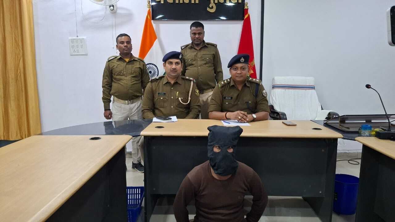 hajipur news. शराब तस्करी के लिए ऑटो लूटने वाले गैंग का खुलासा, एक धराया