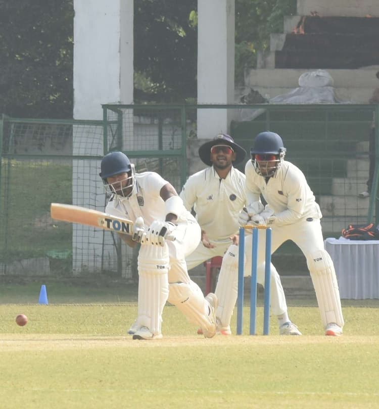 Jharkhand Vs Ahhra Pradesh Ranji Trophy Match At Keenan : एक दशक बाद अभिषेक रेड्डी ने जड़ा शतक, झारखंड के खिलाफ आंध्र प्रदेश मजबूत