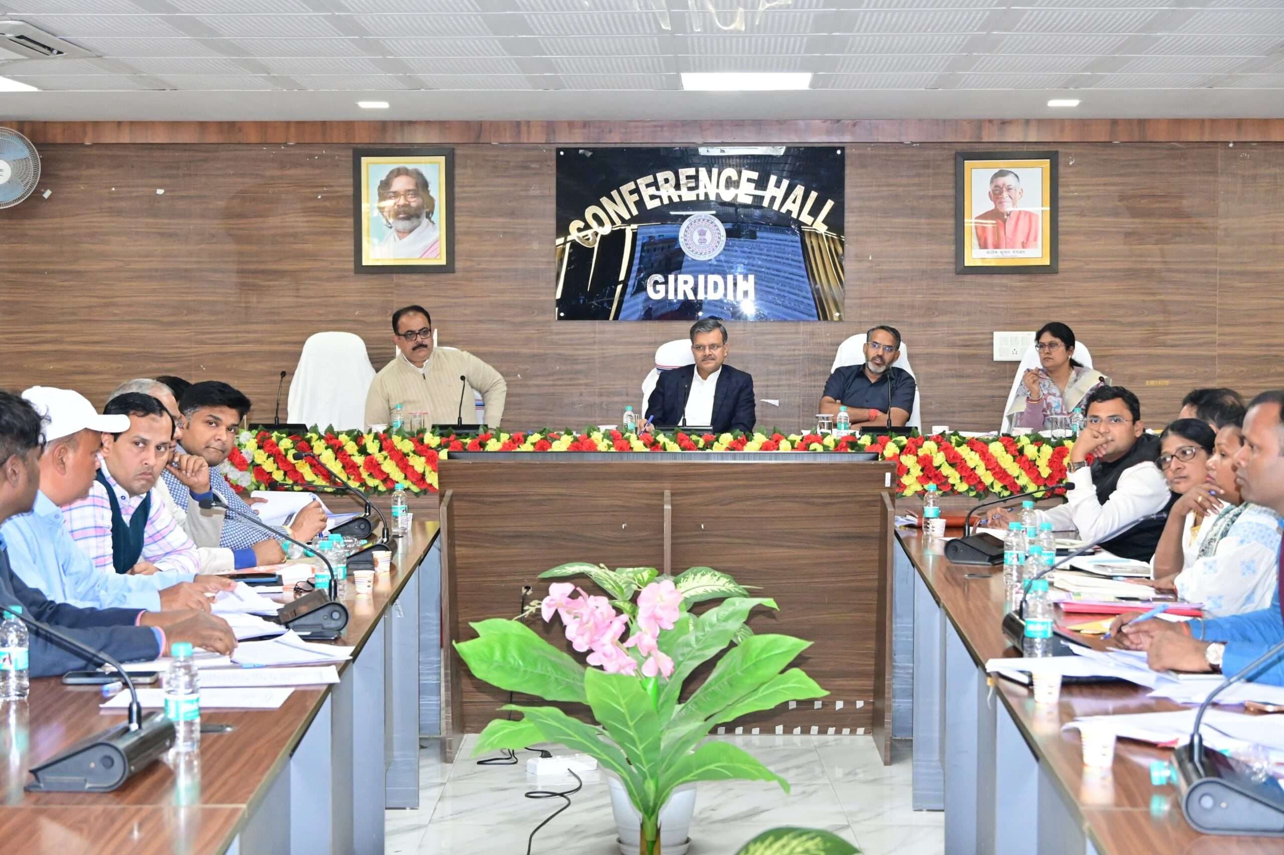 Giridih News :समयबद्ध तरीके से योजनाओं का करें क्रियान्वयन : सुनील वर्णवाल