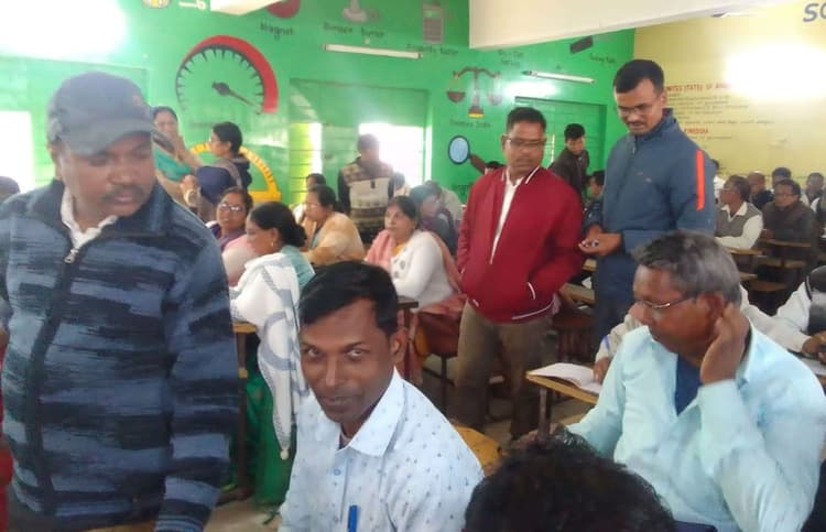 Bokaro News : शिक्षकों की टीएनए टेस्ट शुरू, पहले दिन 204 हुए शामिल