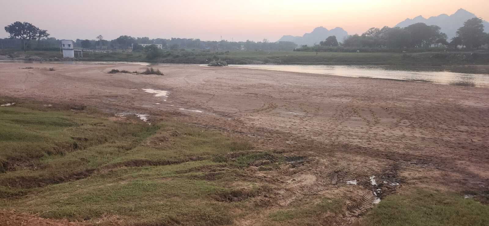 Deoghar news : असहना बालू घाट का संचालन बंद होने से राजस्व की हो रही क्षति : सीओ