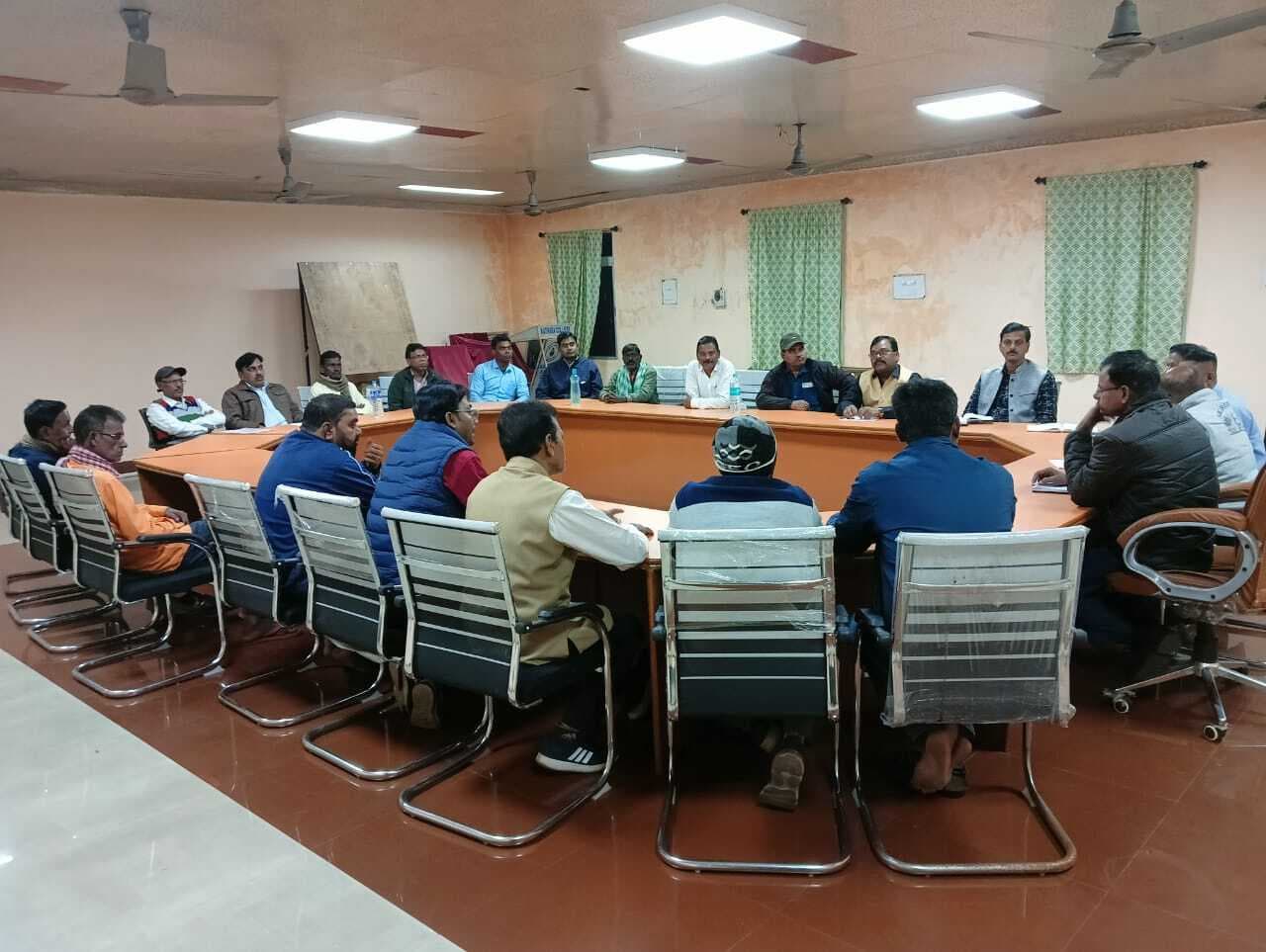 Bokaro News : श्रमिकों की मांगों को प्रबंधन ने दिया आश्वासन