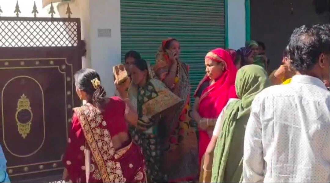 शुभारंभ चिटफंड कंपनी ने उड़ाए करोड़ों, कार्यालय पर ताला, कर्मचारी फरार