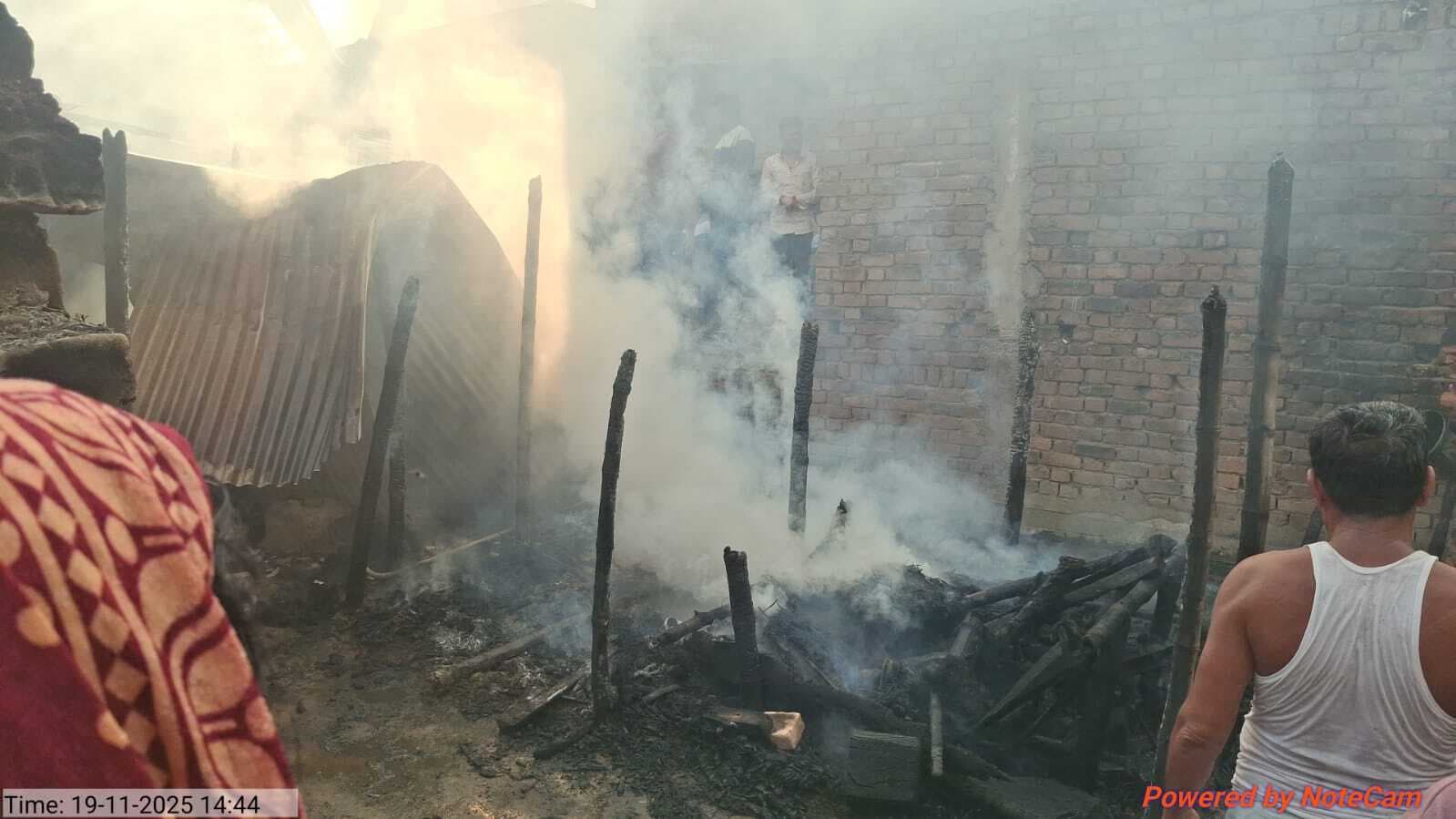 Motihari: अगलगी से लाखों का नुकसान