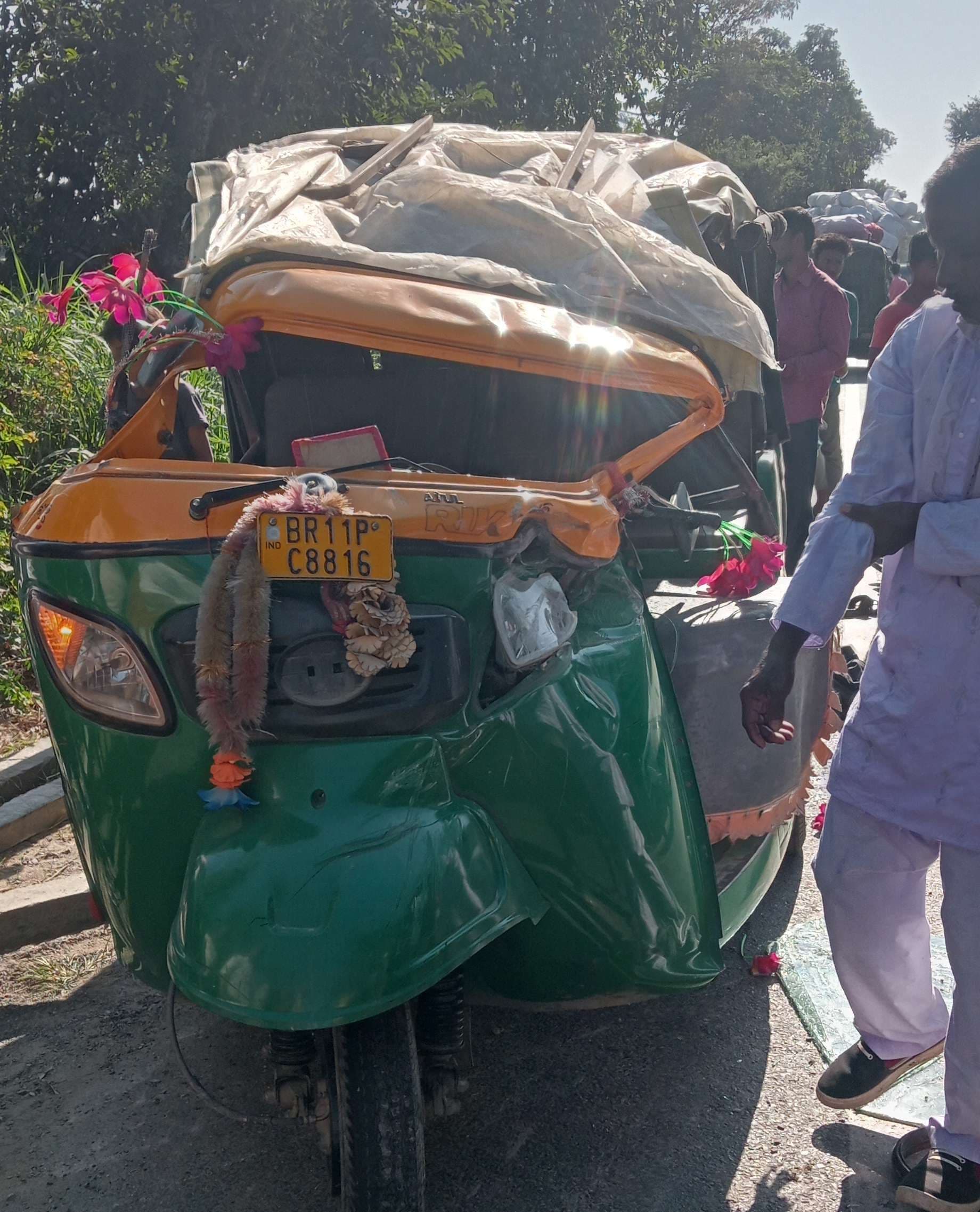 जुगाड़ गाड़ी से टक्कर में टोटो सवार पांच व्यक्ति घायल