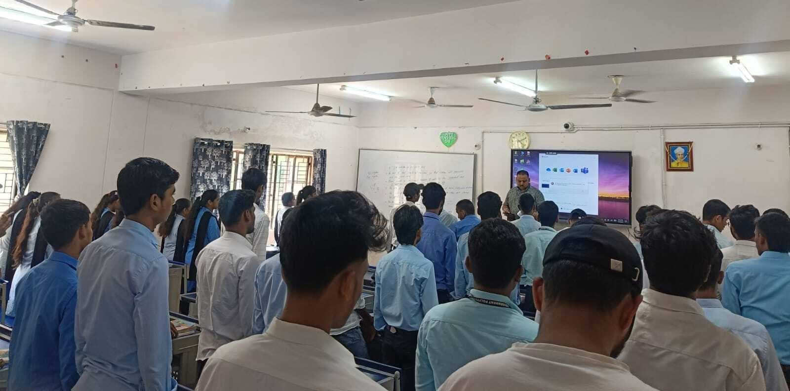 पॉलिटेक्निक कॉलेज में छात्रों ने लिया नशा मुक्ति का संकल्प