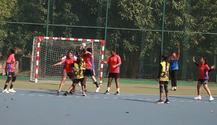 Jogga Inter School Handball Championship : केपीएस मानगो की टीम सेमीफाइनल में पहुंची