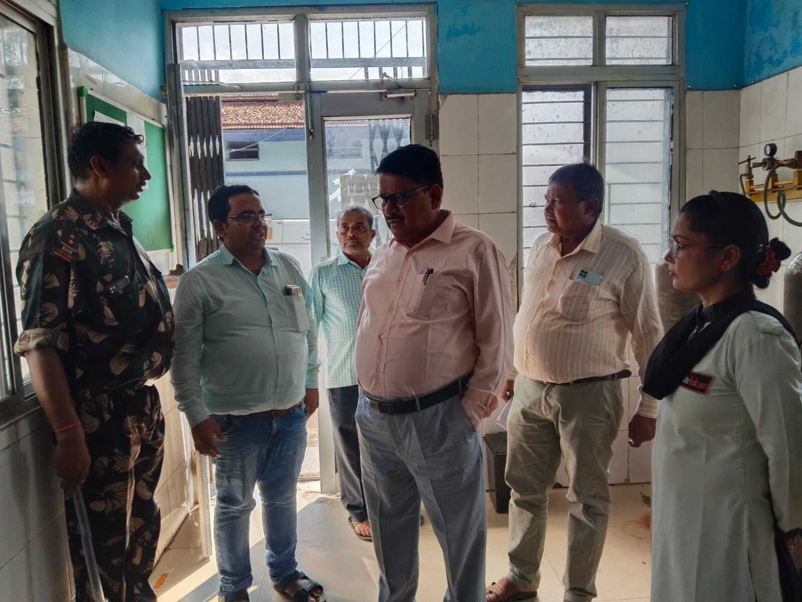 Madhubani News : तीन डॉक्टर व 12 जीएनएम के वेतन भुगतान पर लगी रोक