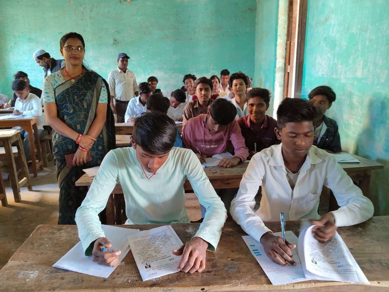 Madhubani News : बिहार बोर्ड की इंटर व मैट्रिक की सेंटअप परीक्षा शुरू