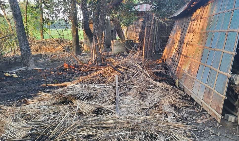 आग लगने से घर जलकर राख