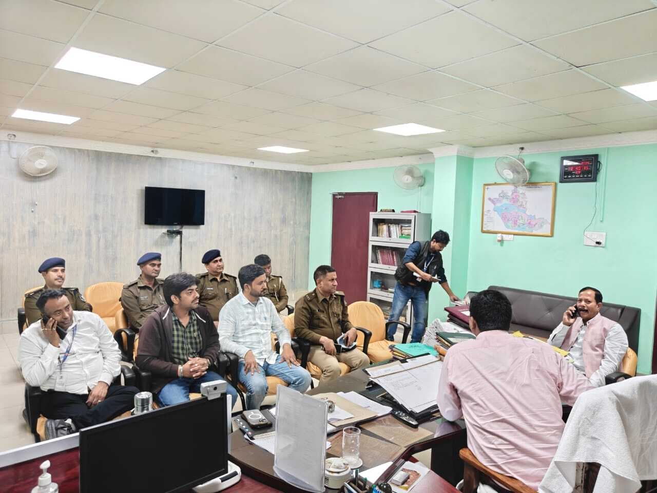 hajipur news. शहर को जाम से मुक्त कराने के लिए विधायक ने पदाधिकारियों से की चर्चा