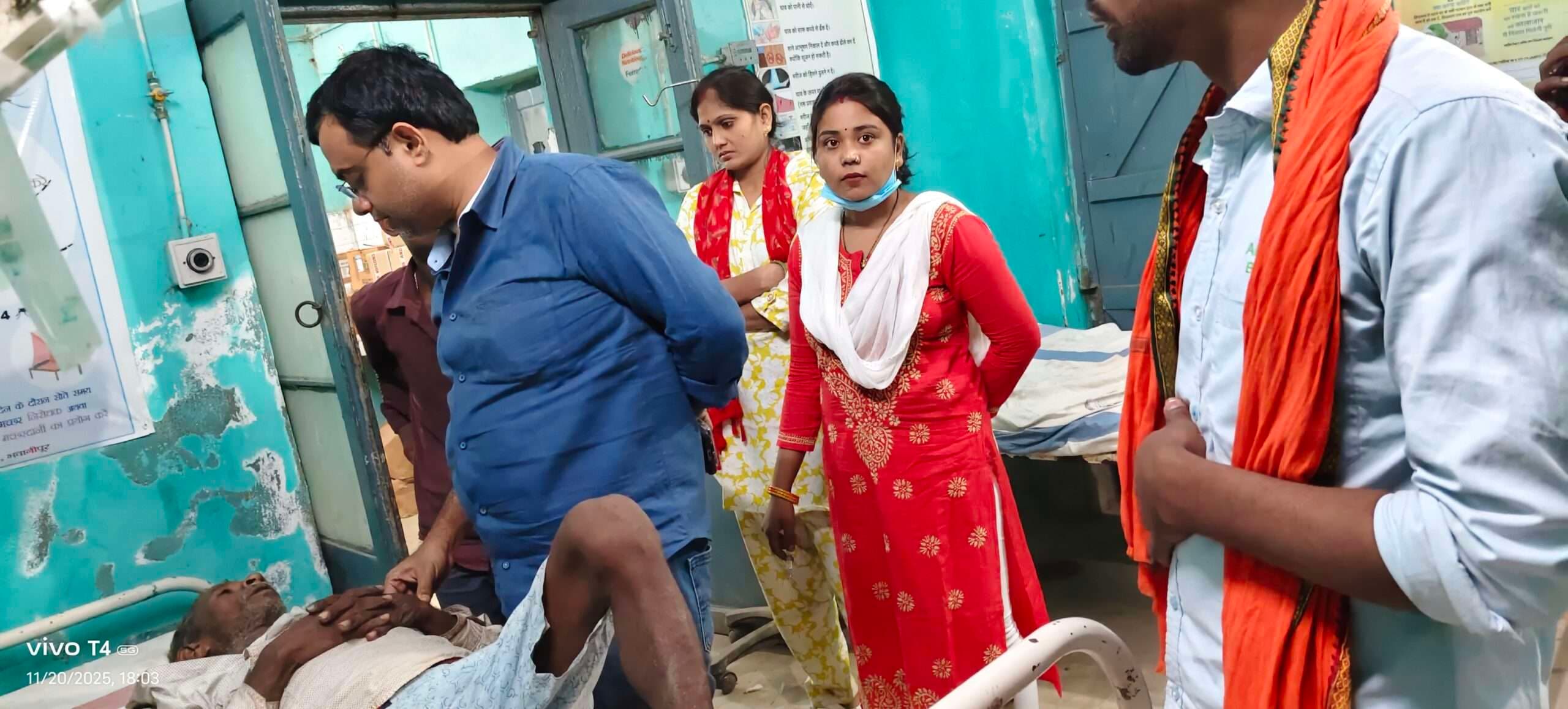 दो बाइक की टक्कर में चालक की स्थिति गंभीर