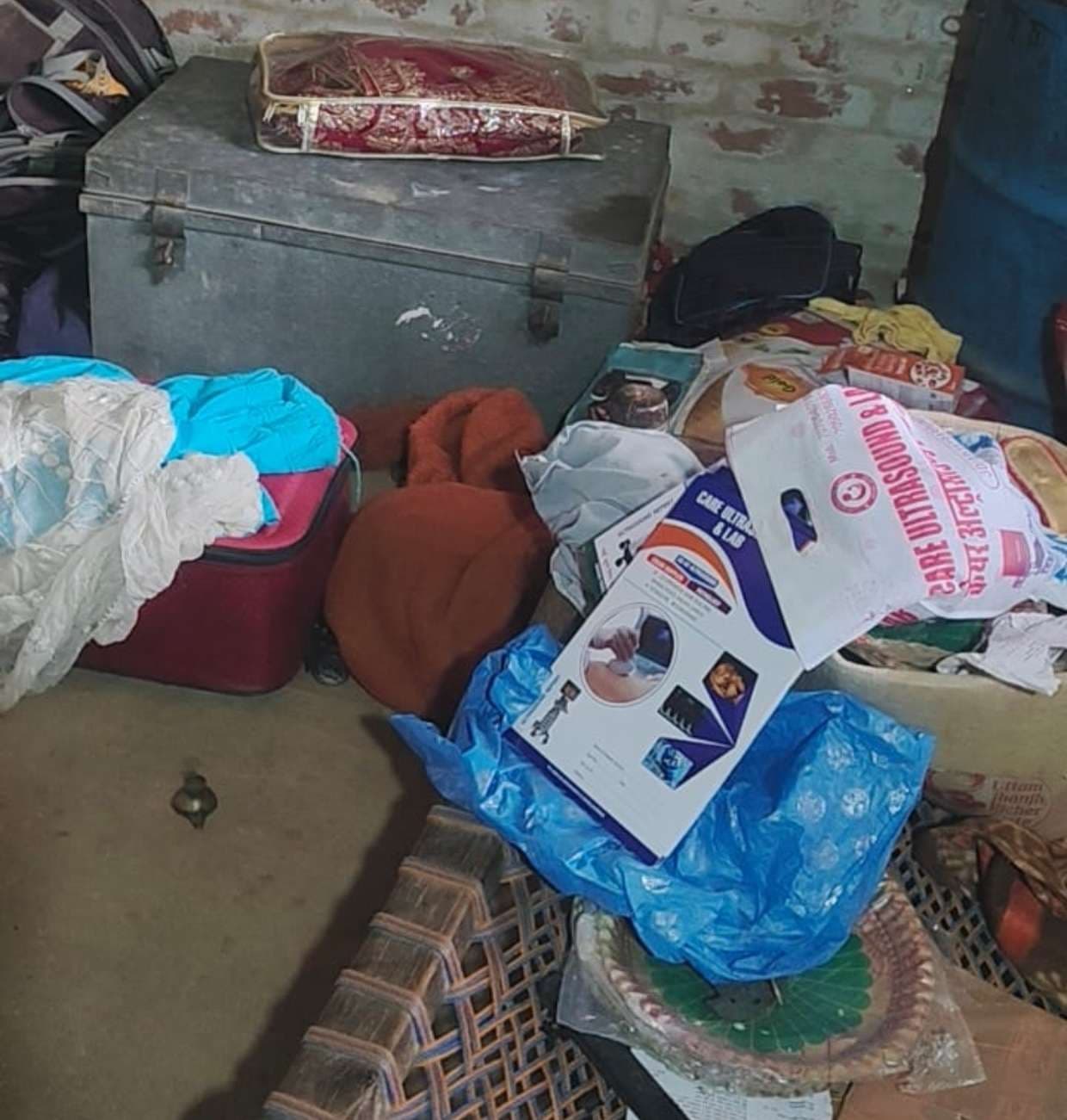 कटियारी गांव में चोरी, जेवरात व नगदी ले उड़े चोर