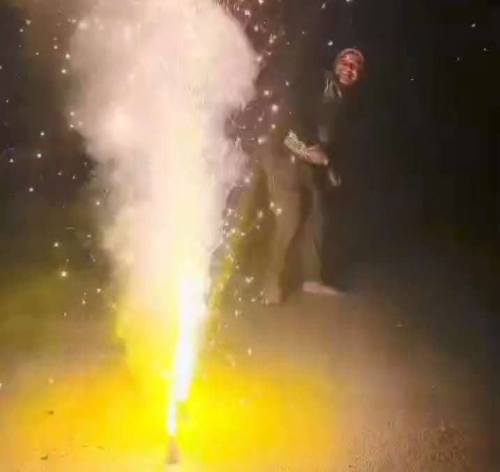 श्रेयसी सिंह के मंत्री बनने पर लोगों ने मनाया जश्न, बांटी मिठाई