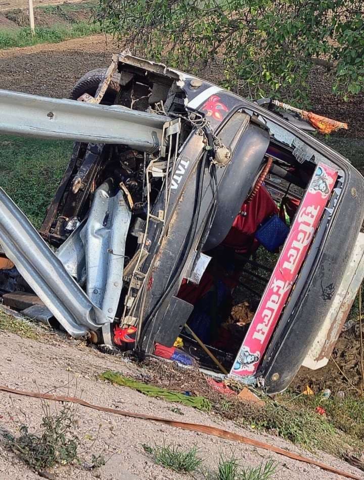 श्रद्धालुओं से भरी बस खाई में गिरी, महिला की मौत, 16 घायल