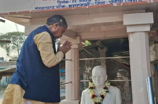 बनमनखी में पैतृक स्थल पहुंच विधायक ने लिया पूर्वजों का आशीर्वाद