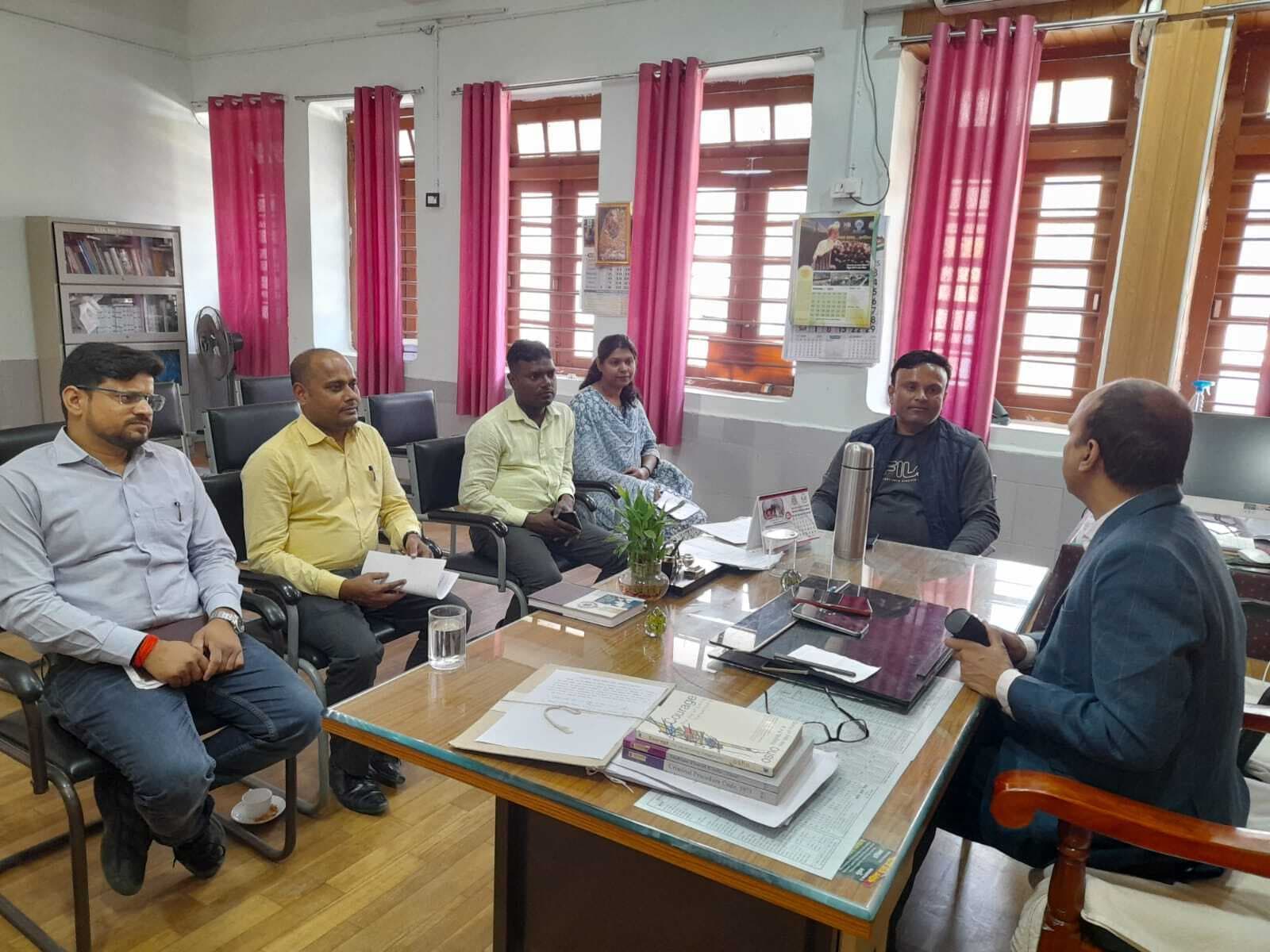 सुलहनीय वादों का निष्पादन लोक अदालत में कराएं