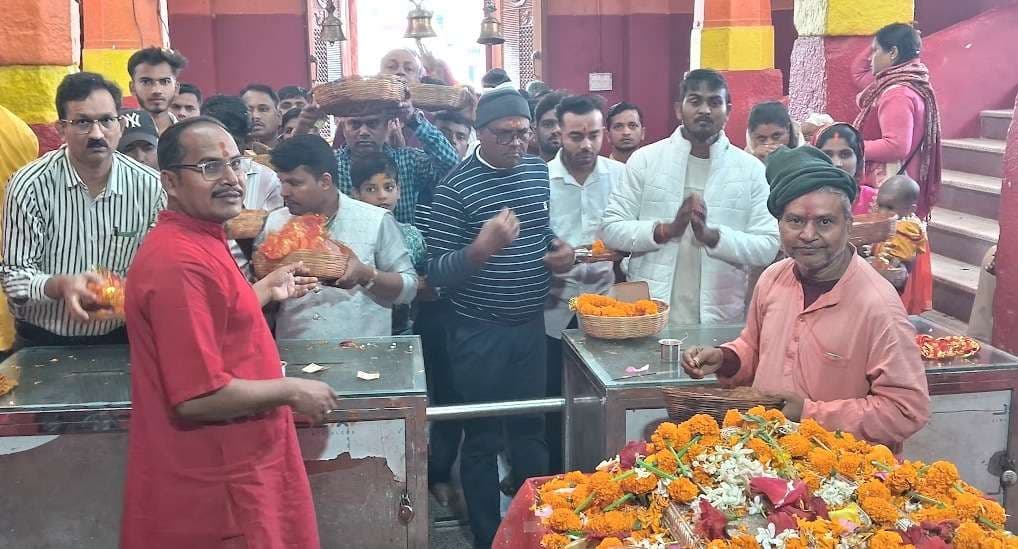 श्रद्धालुओं ने की सुख-समृद्धि की कामना