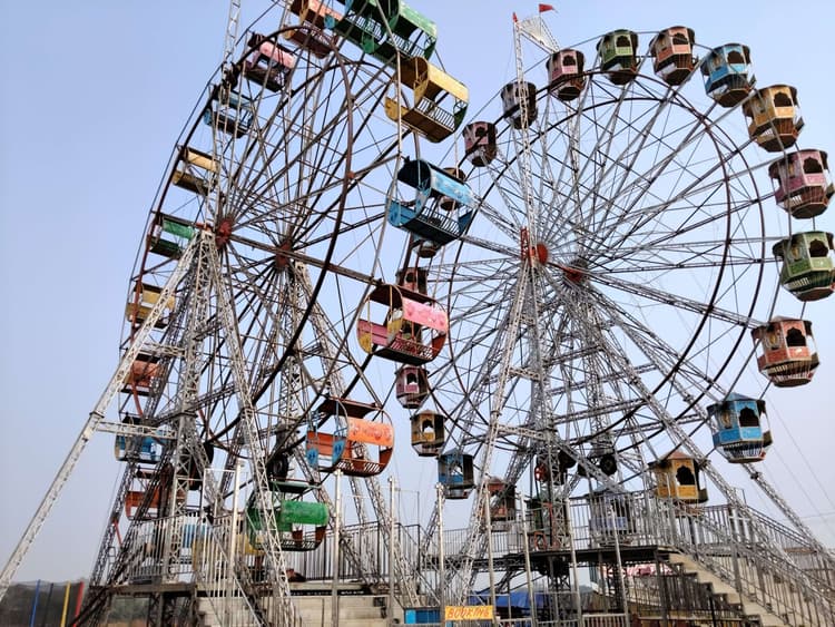 देवीपुर: नवान्न मेला को लेकर बुढ़ैई पहुंचने लगे खेल-तमाशे