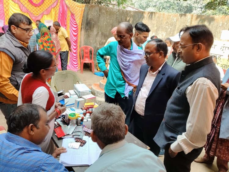 देवीपुर : तीन पंचायतों में आये सात सौ आवेदन