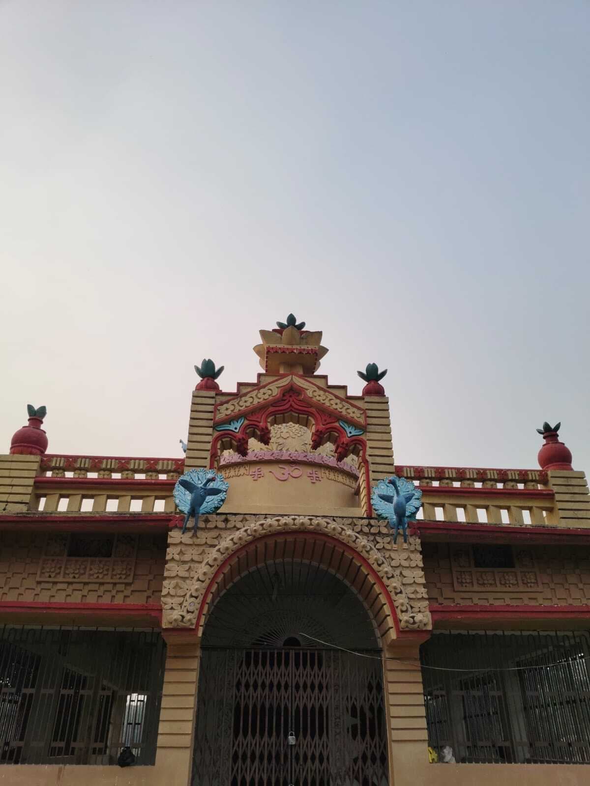 Madhubani News : विवाह पंचमी पर मंदिर में भव्य सजावट, श्रद्धालुओं की उमड़ी भीड़