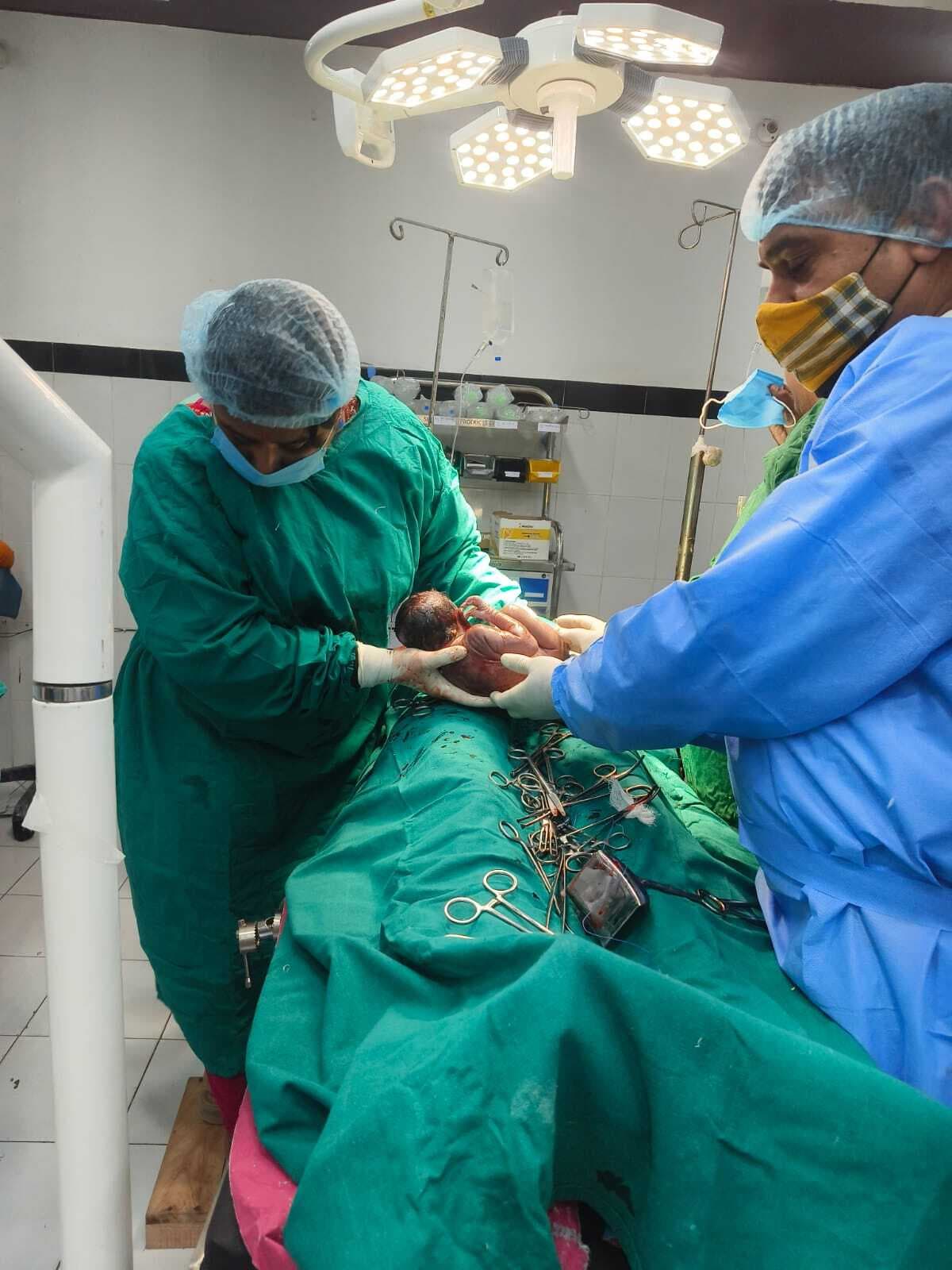 अनुमंडलीय रेफरल अस्पताल में पहली बार हुआ सिजेरियन ऑपरेशन