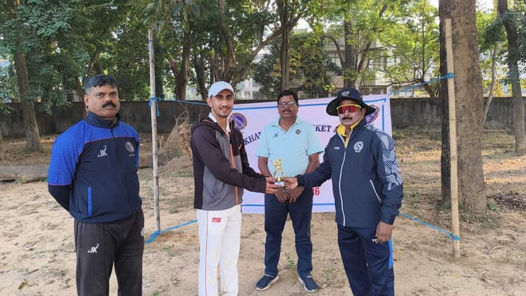 Jsca A division cricket league : मार्शल ने जड़ा शतक, यंग ब्वॉयज की टीम 165 रन से जीती